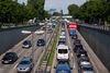 Eines der größten Emissionsprobleme in Deutschland: der Straßenverkehr in Städten.